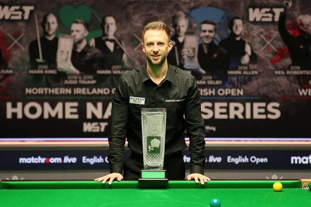 甲赛场上的 甲赛场上的