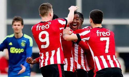 率先破门 率先破门